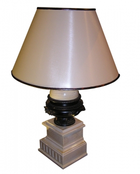 Επιτραπέζιο φωτιστικο 